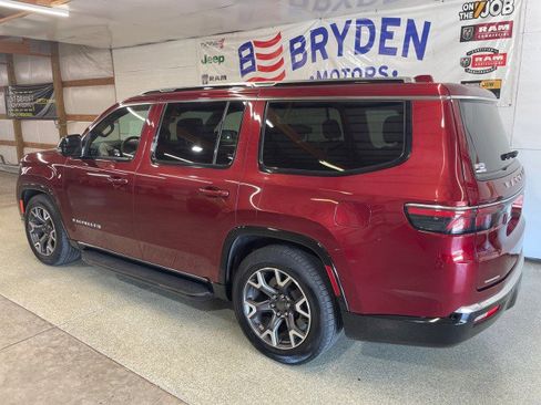 Used 2023 Jeep Wagoneer Series III w/ Preferred Equipment Group image 7