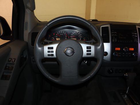 Used 2014 Nissan Frontier SV w/ SV Value Truck Package AWD/4WD image 29