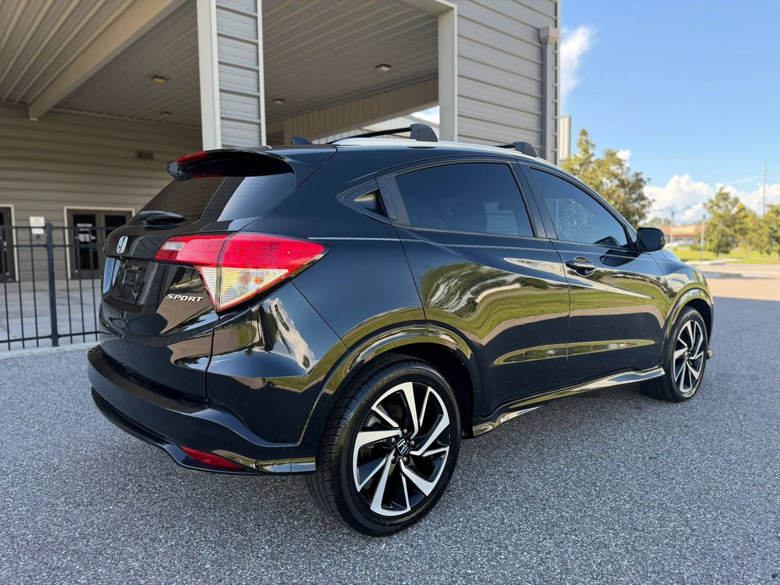 Used 2019 Honda HR-V Sport image 10