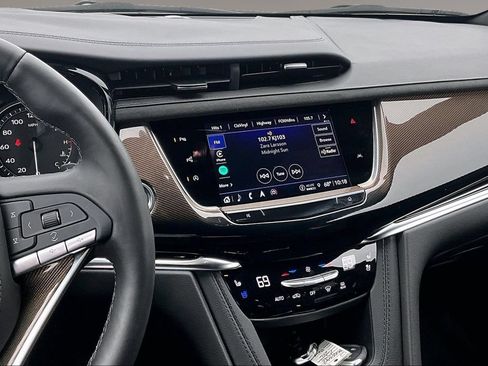 Certified 2025 Cadillac XT6 Premium Luxury w/ Platinum Package AWD/4WD image 6