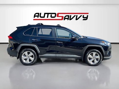 Used 2021 Toyota RAV4 Limited image 8