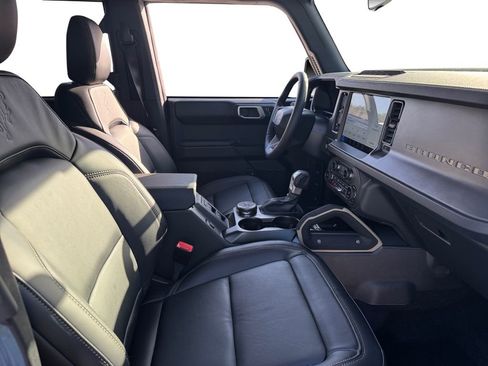 New 2025 Ford Bronco Badlands image 18