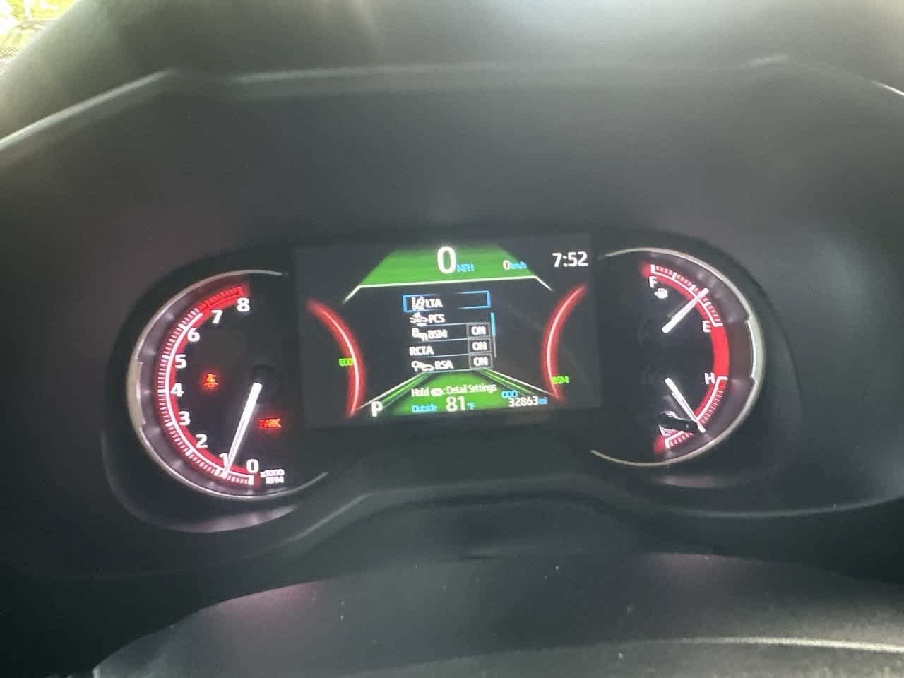 Used 2025 Toyota RAV4 XLE FWD image 16