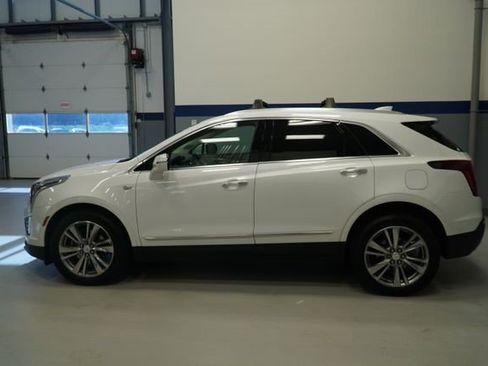 Certified 2023 Cadillac XT5 Premium Luxury AWD/4WD image 2