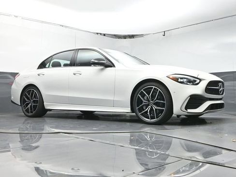 Used 2025 Mercedes-Benz C 300 Sedan image 33