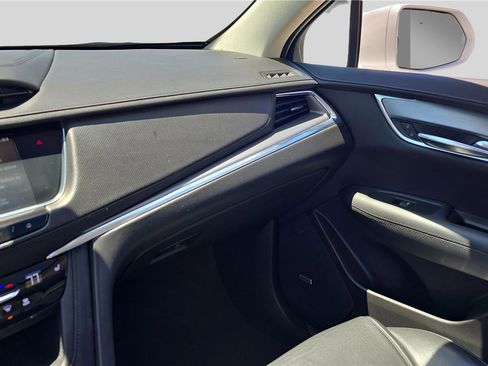 Used 2019 Cadillac XT5 Luxury FWD image 25