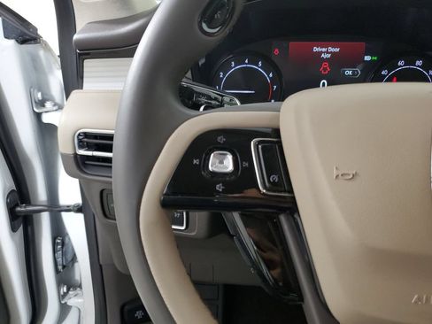 Certified 2022 Lincoln Corsair FWD image 25