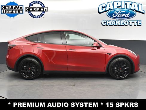 Used 2021 Tesla Model Y Long Range image 8