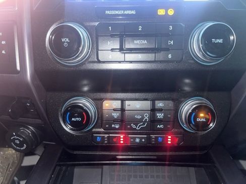 Used 2020 Ford F350 Limited image 27