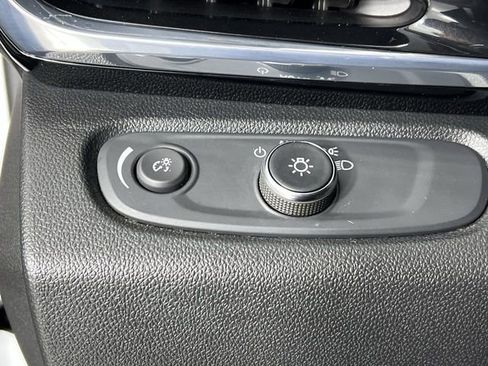 Used 2025 Buick Envista Sport Touring w/ Convenience I Package FWD image 17
