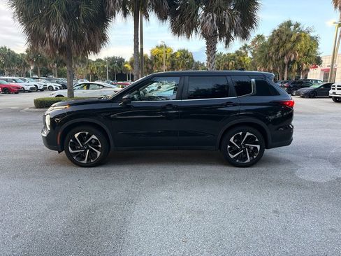 Used 2022 Mitsubishi Outlander ES FWD image 2