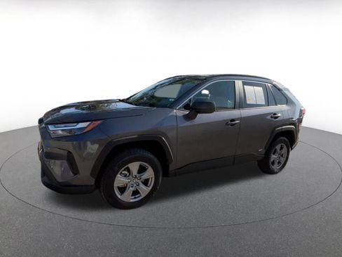 Used 2025 Toyota RAV4 LE image 8