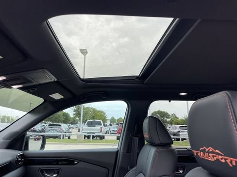 Certified 2025 Honda Pilot TrailSport image 26