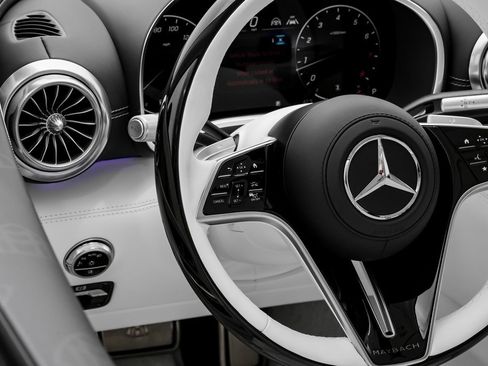 Used 2026 Mercedes-Benz Maybach SL 680 image 16