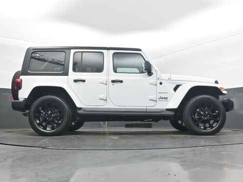 Used 2023 Jeep Wrangler Sahara image 30