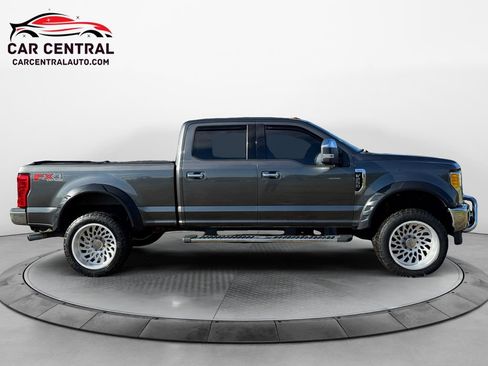 Used 2017 Ford F250 XLT w/ XLT Premium Package image 6