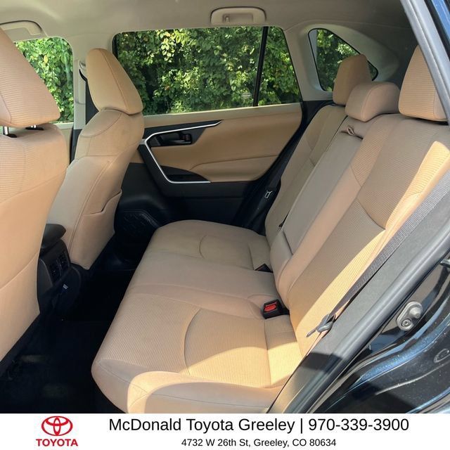 Used 2023 Toyota RAV4 LE AWD/4WD image 8