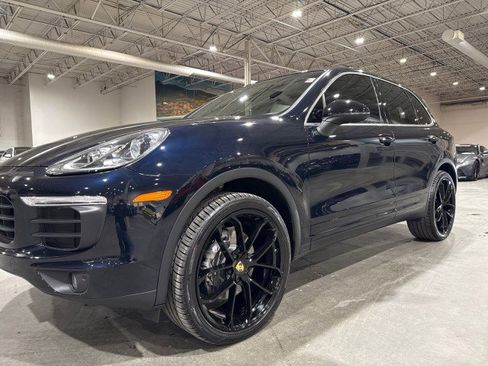 Used 2016 Porsche Cayenne image 25