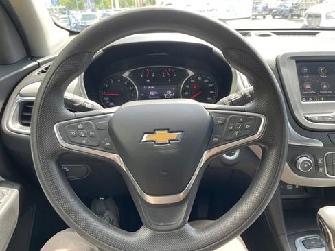 Used 2022 Chevrolet Equinox LT AWD/4WD image 13