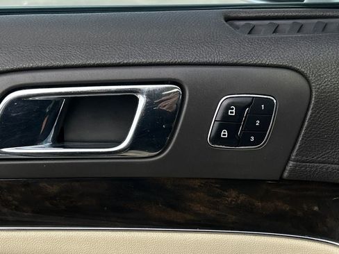 Used 2013 Lincoln MKT EcoBoost image 26