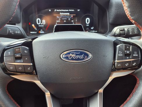 Used 2025 Ford Explorer ST-Line w/ ST-Line Street Pack AWD/4WD image 15
