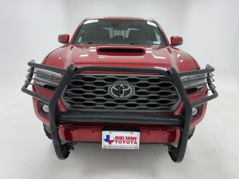 Used 2022 Toyota Tacoma TRD Sport w/ Technology Package image 3