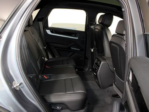New 2026 Porsche Cayenne E-Hybrid AWD/4WD image 25