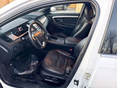 Used 2015 Ford Taurus SEL w/ Equipment Group 201A image 10