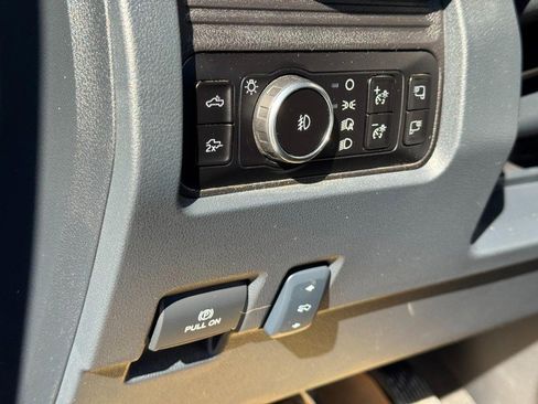 Used 2025 Ford F250 Lariat w/ Chrome Package image 17