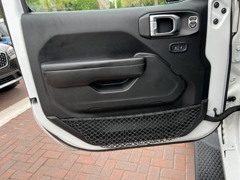 Used 2018 Jeep Wrangler Unlimited Sport S AWD/4WD image 14