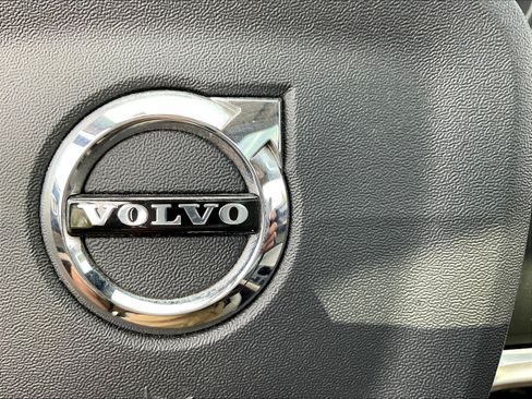 Used 2020 Volvo XC40 T5 Momentum w/ Protection Package Premier AWD/4WD image 36