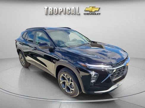 New 2026 Chevrolet Trax LT w/ Driver Confidence Package FWD image 5