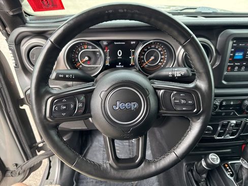 Certified 2021 Jeep Gladiator Sport AWD/4WD image 10