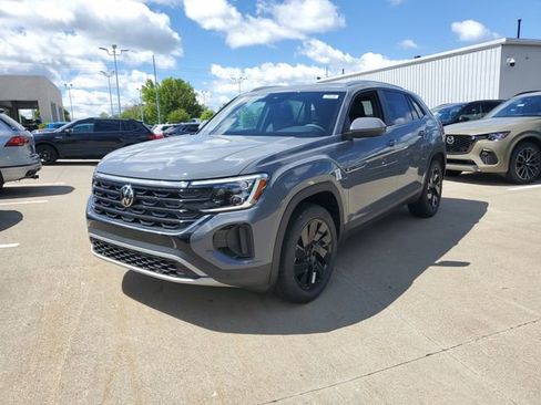 New 2026 Volkswagen Atlas Cross Sport SE AWD/4WD image 2