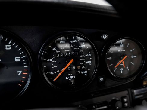 Used 1990 Porsche 911 Carrera RWD image 13