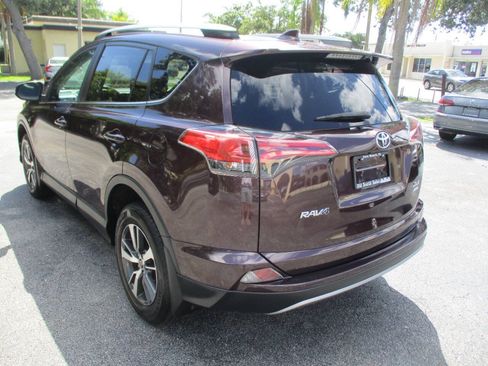 Used 2017 Toyota RAV4 XLE AWD/4WD image 6