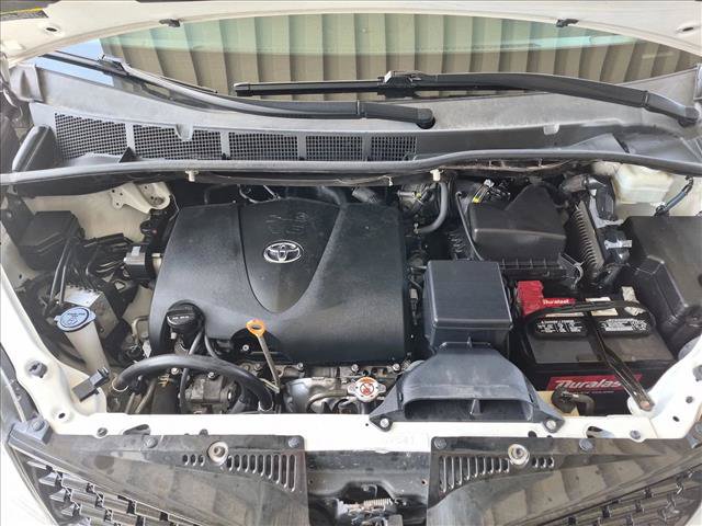 Used 2020 Toyota Sienna SE w/ SE Preferred Package FWD image 26