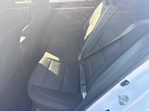 Used 2018 Hyundai Elantra SE FWD image 15