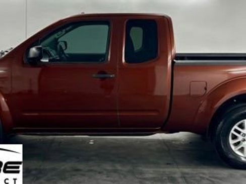 Used 2017 Nissan Frontier SV image 5