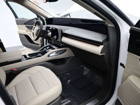 Used 2025 Lincoln Nautilus Reserve w/ Jet Appearance Package AWD/4WD image 19