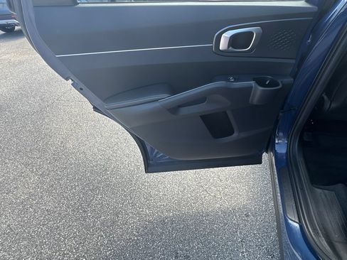 Used 2024 Kia Sorento S w/ Panoramic Sunroof Package FWD image 21
