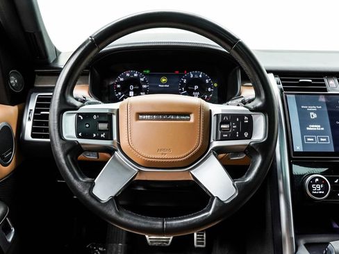 Used 2023 Land Rover Discovery Metropolitan Edition AWD/4WD image 24