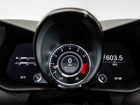 Used 2023 Aston Martin V12 Vantage Roadster image 6