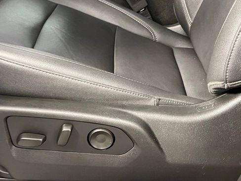 Used 2023 Chevrolet Tahoe Z71 w/ Luxury Package image 20