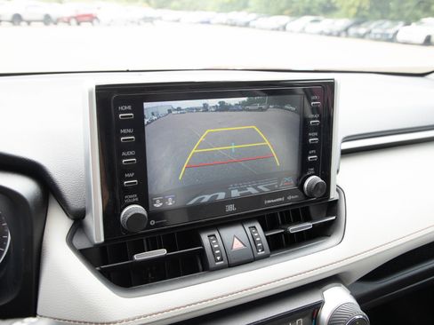 Used 2020 Toyota RAV4 XLE Premium AWD/4WD image 22