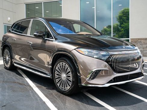 Used 2024 Mercedes-Benz Maybach EQS 680 4MATIC image 8