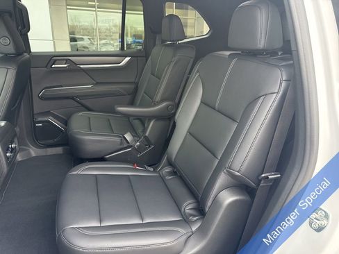 Used 2026 GMC Acadia Elevation w/ Black Edition image 19