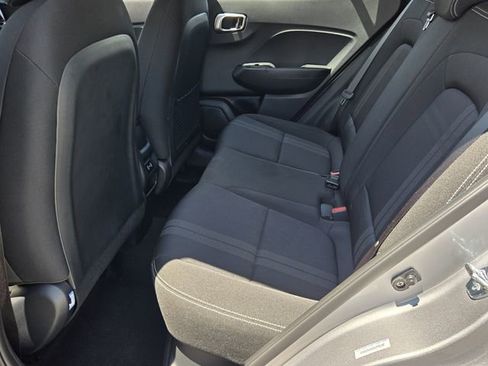 Used 2025 Hyundai Venue SEL image 11