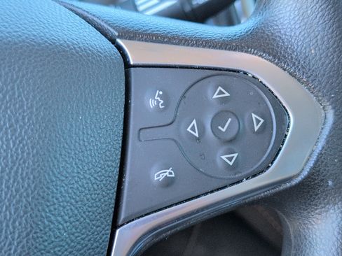 Used 2020 Chevrolet Traverse LS image 25