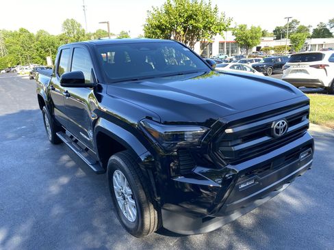 Certified 2024 Toyota Tacoma SR5 w/ SR5 Upgrade Package RWD image 3